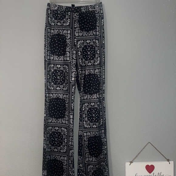 SXY Cross Wrap Paisley Print Tank Top & Pants Set - Picture 7 of 9